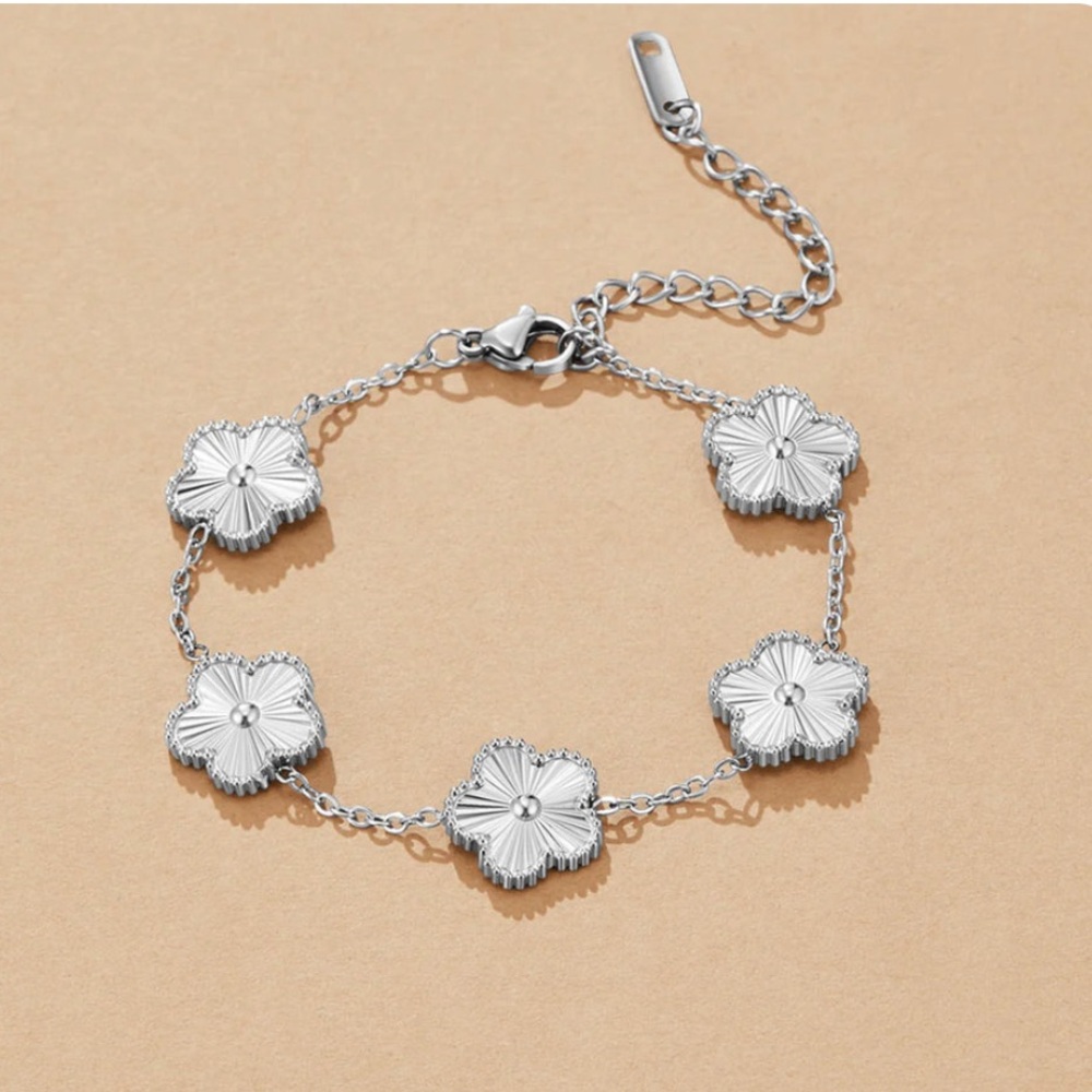 New! Waterproof Stainless Steel Clover style necklace, bracelet & earrings set